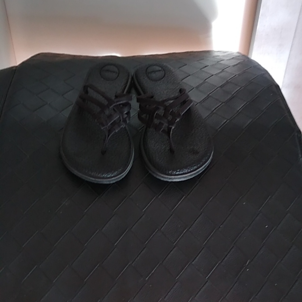 Sanuk yoga mat sandles